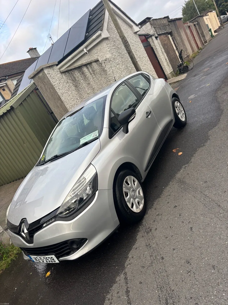 Renault Clio new Nct 10/2027 LOW KLMS - Image 2