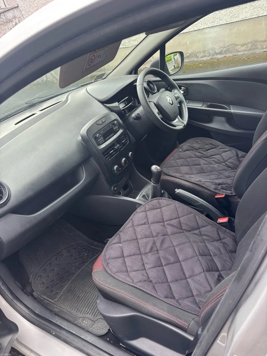 Renault Clio new Nct 10/2027 LOW KLMS - Image 5