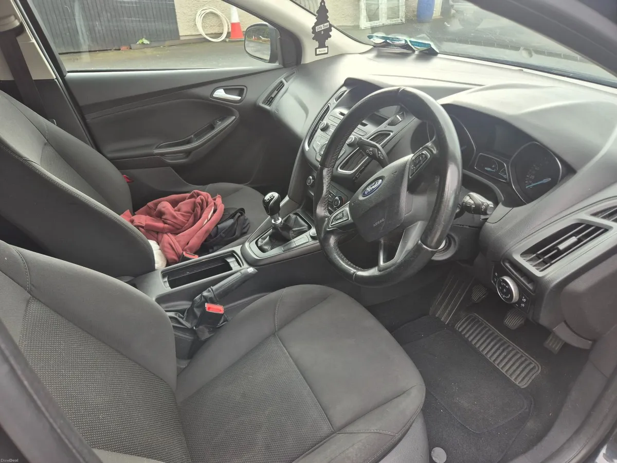 Ford Focus 2015 - Image 2