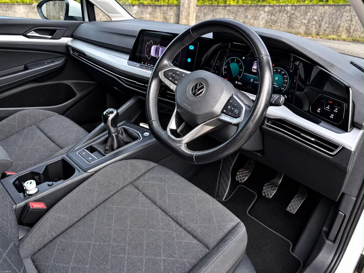 2021 Volkswagen Golf 2.0 TDI LIFE 115PS 5DR - Image 6