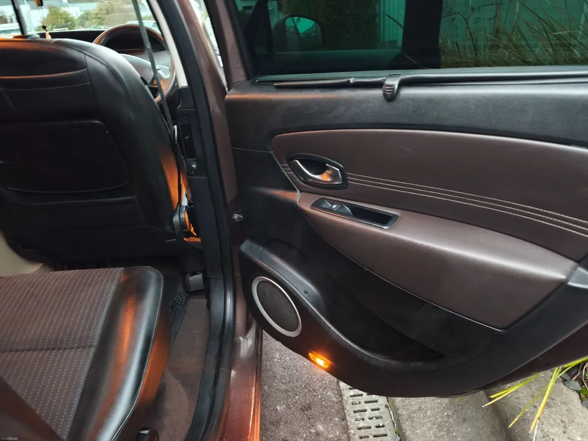 Renault Grand Scenic 2011 - Image 3