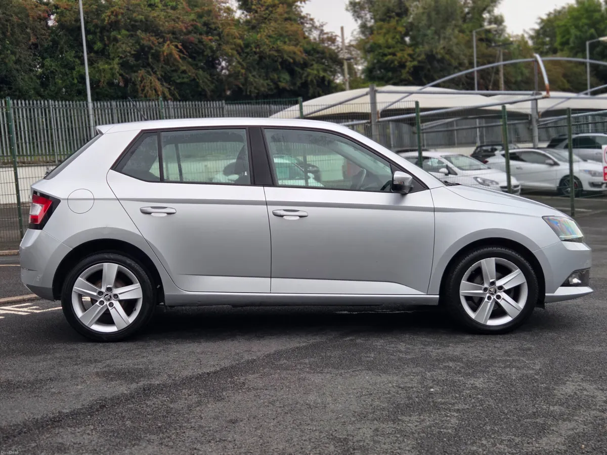 Skoda Fabia 2016 - Image 2
