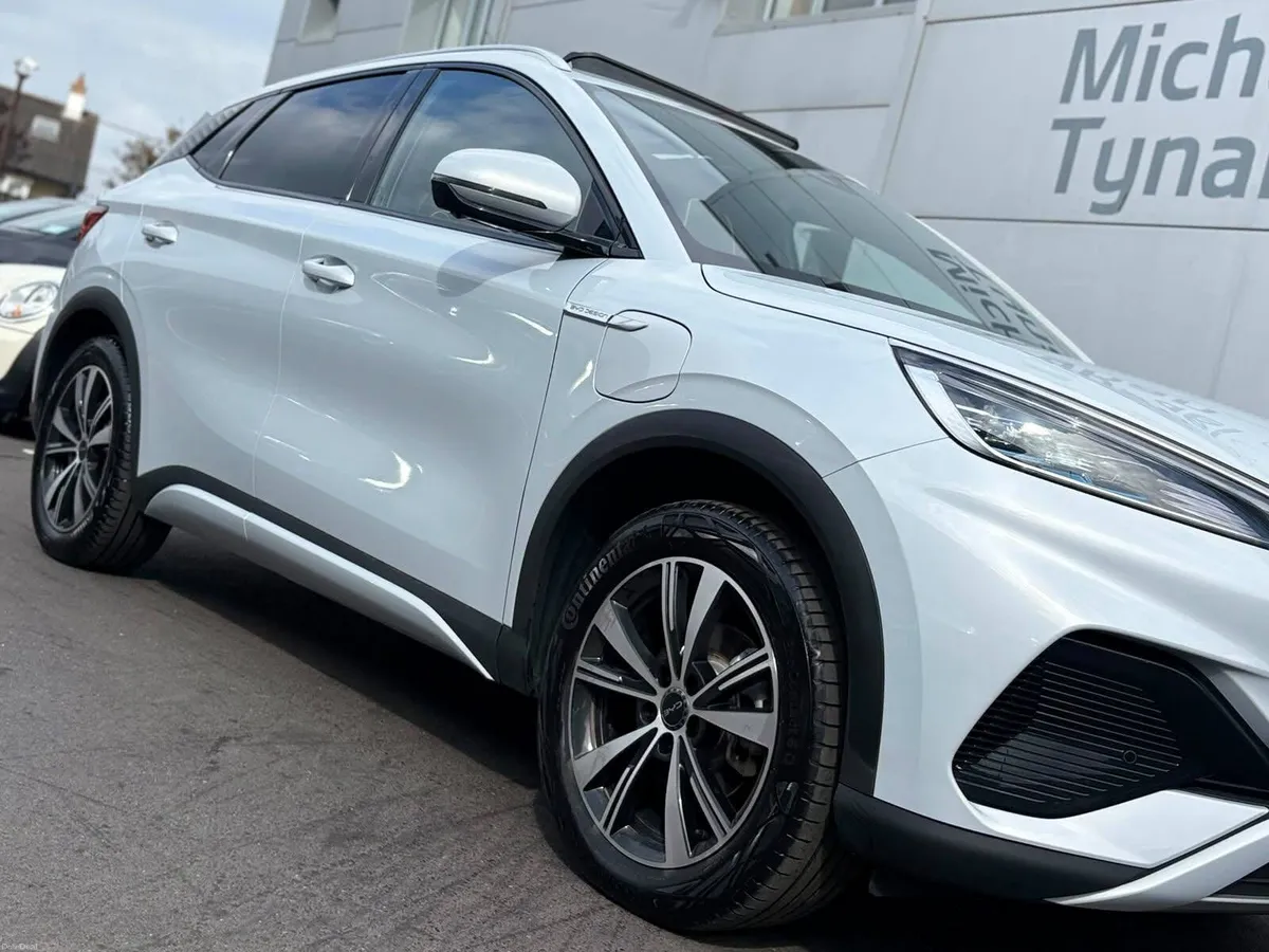 2025 BYD Atto 60kwh Comfort, Sunroof, Carplay - Image 6