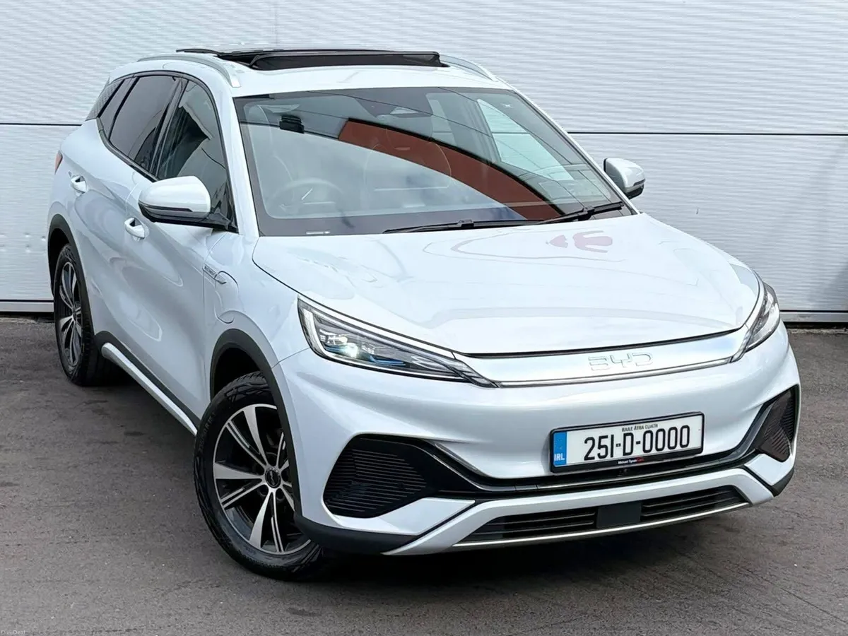 2025 BYD Atto 60kwh Comfort, Sunroof, Carplay - Image 3