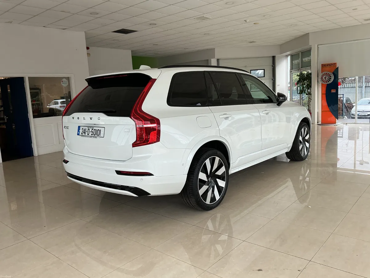 Volvo XC90 2024 T8 455 RECHARGE PLUS AWD PHEV - Image 5