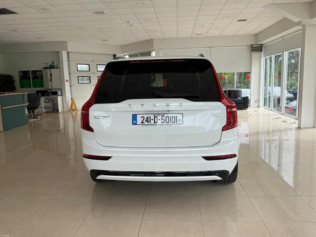 Volvo XC90 2024 T8 455 RECHARGE PLUS AWD PHEV - Image 6