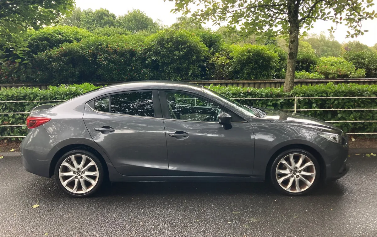 Mazda Mazda3 Platinum Edition Leather Interior - Image 6