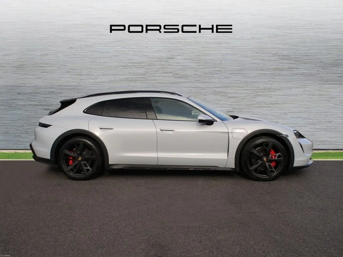 Porsche Taycan 4S Cross Turismo - Image 4