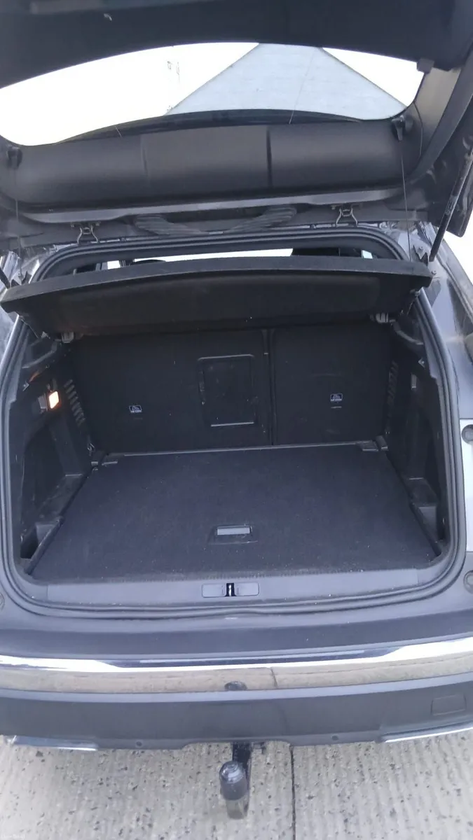 Peugeot 3008 2022 - Image 2