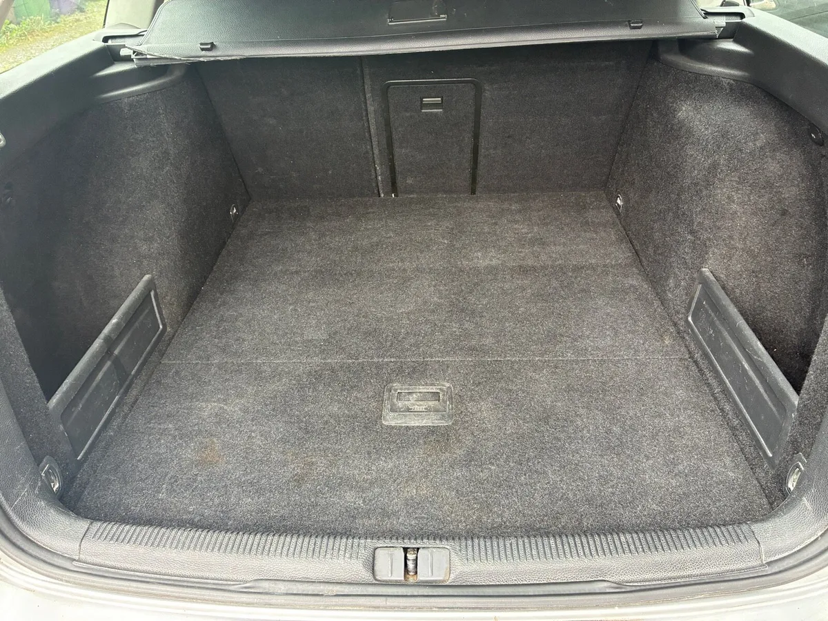 Car - Image 6