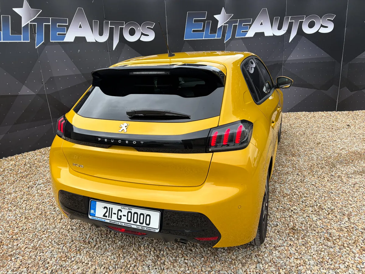 Peugeot 208 Allure 1.2 2021 - Image 5