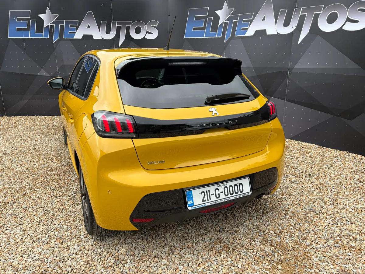 Peugeot 208 Allure 1.2 2021 - Image 4
