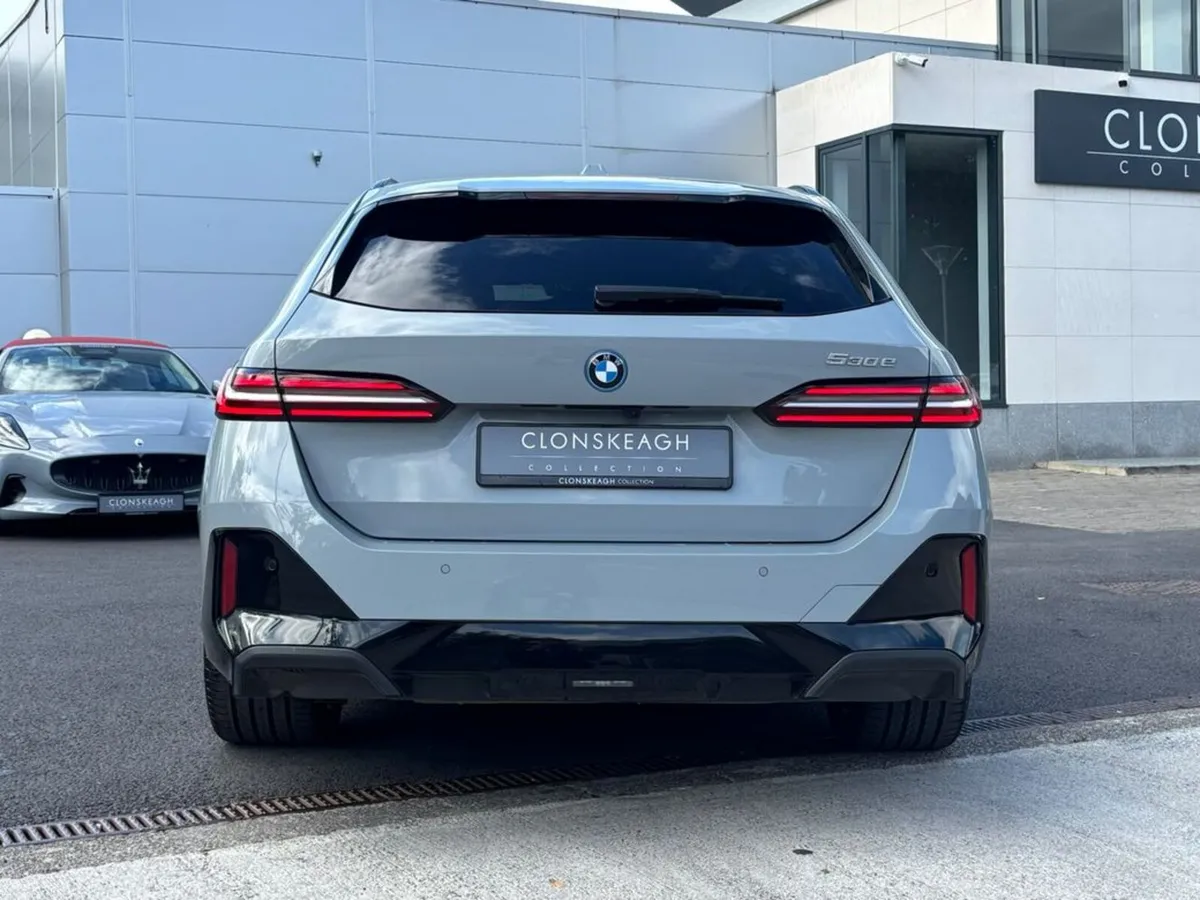 BMW 5-Series 530E M SPORT - Image 5