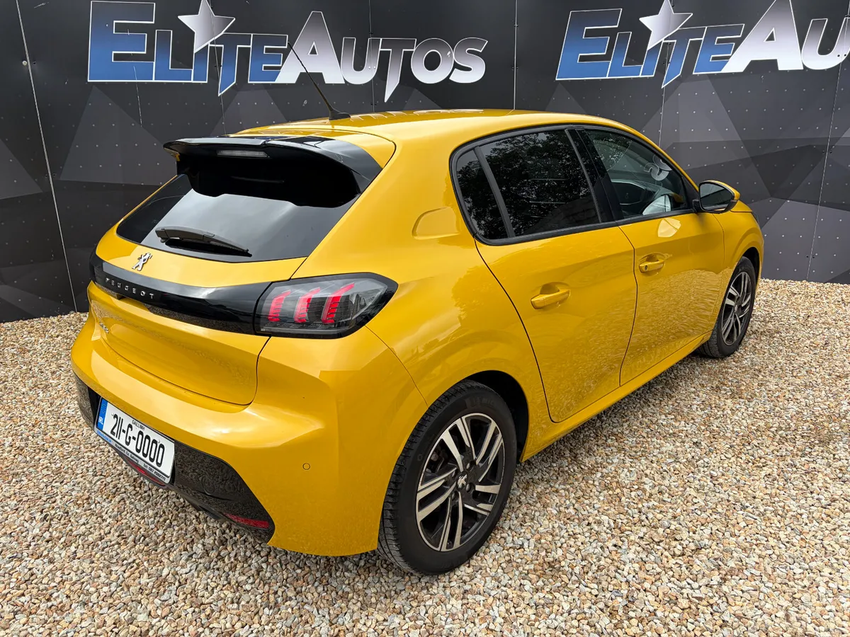 Peugeot 208 Allure 1.2 2021 - Image 6