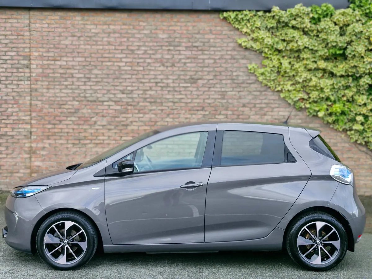 Renault Zoe SIGNATURE NAV BOSE EDTION - Image 6