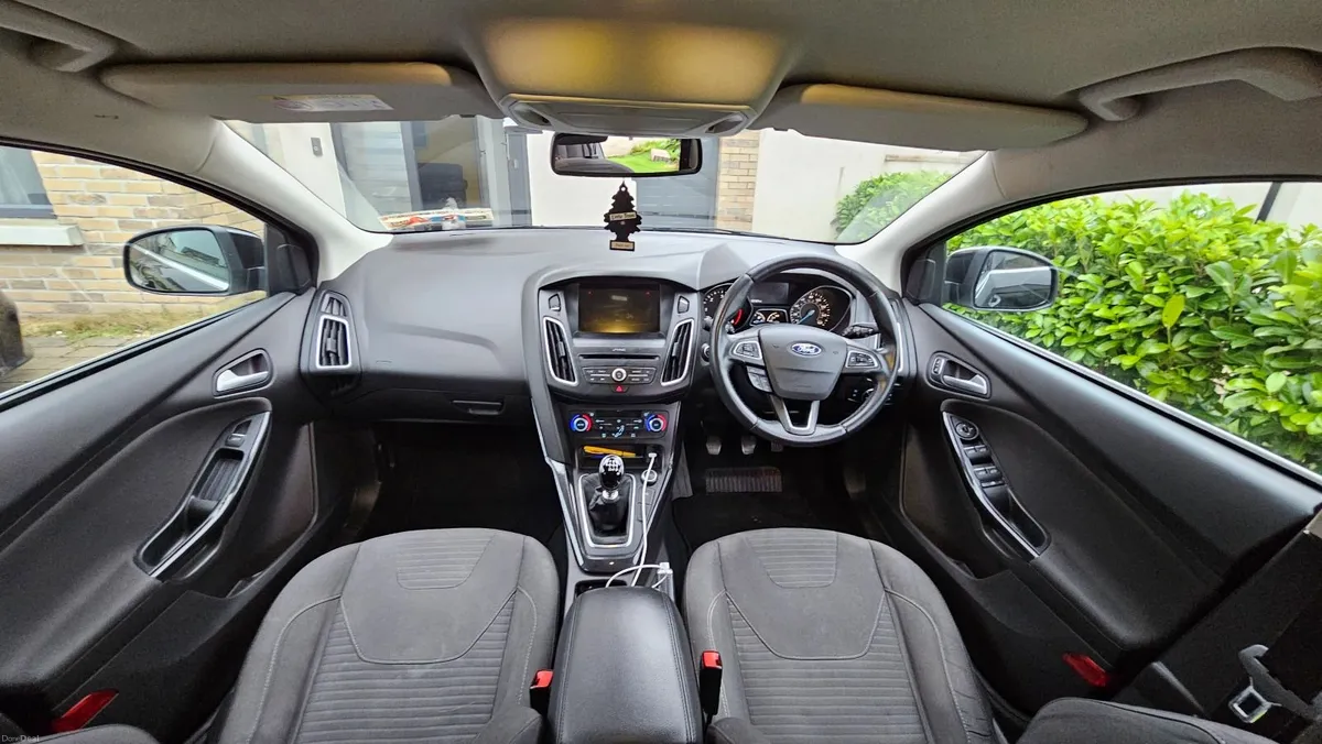 Ford Focus Titanium 2018 - Image 6
