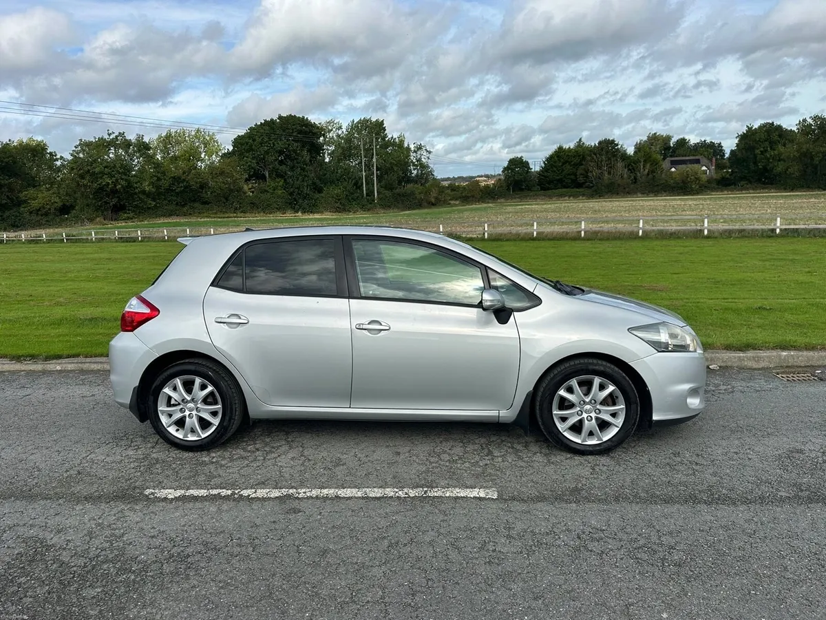 Toyota auris 2012 Automatic Nct 9/27 - Image 2