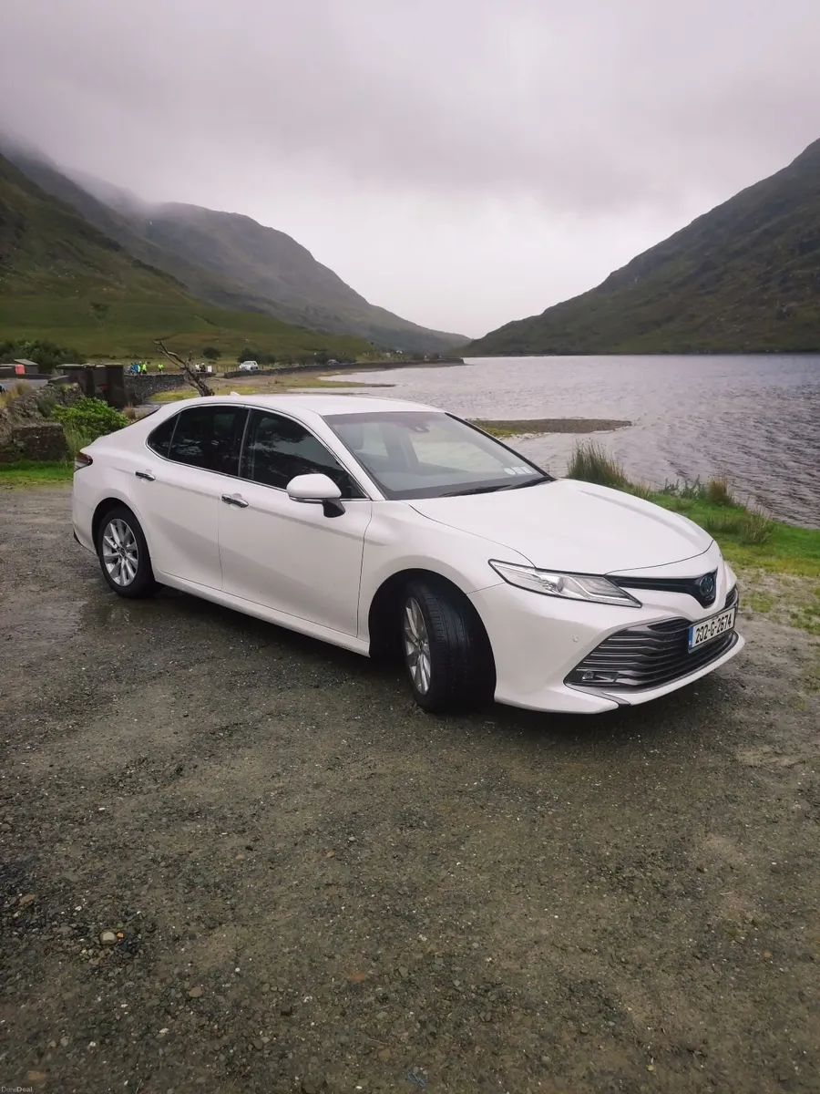 Toyota Camry 2.5 HYBRID / AUTOMATIC - Image 5