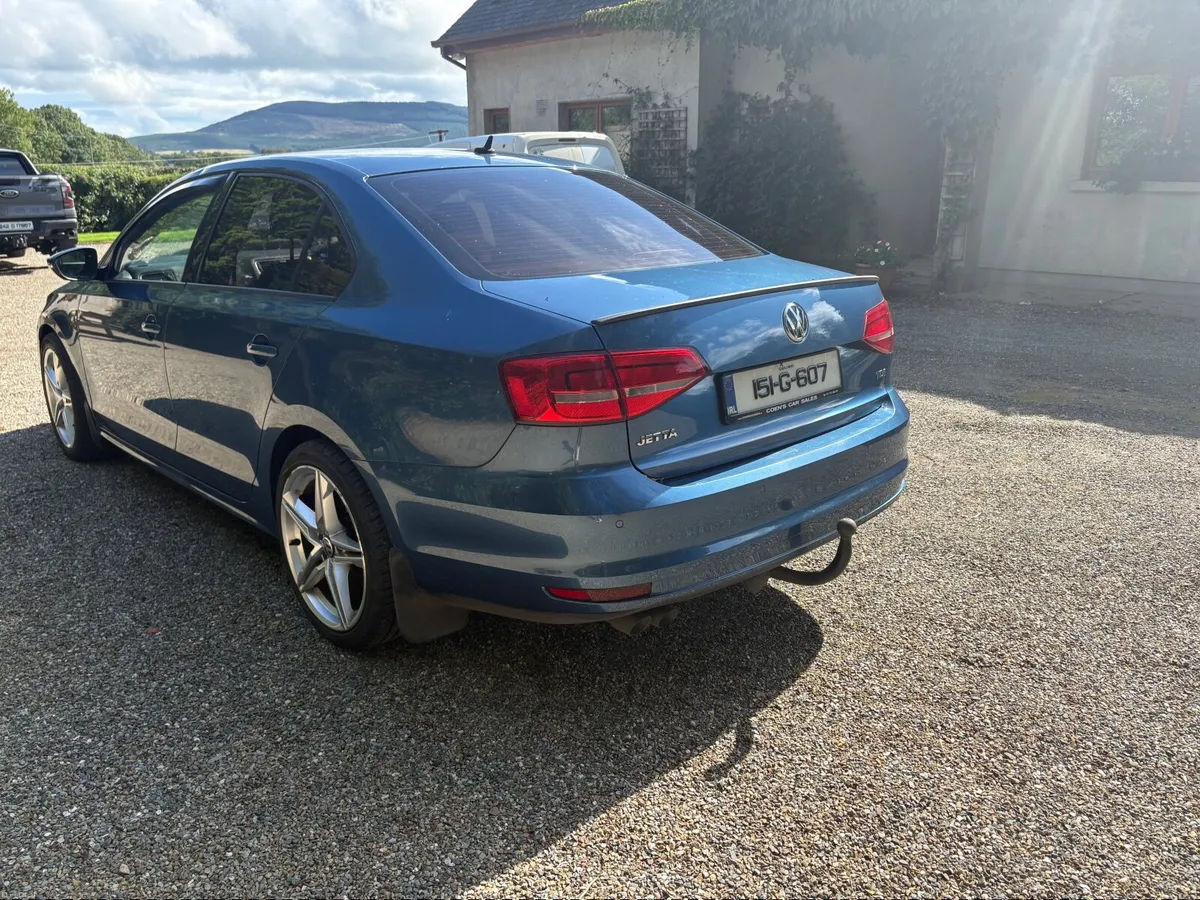 Volkswagen Jetta 2015 - Image 2