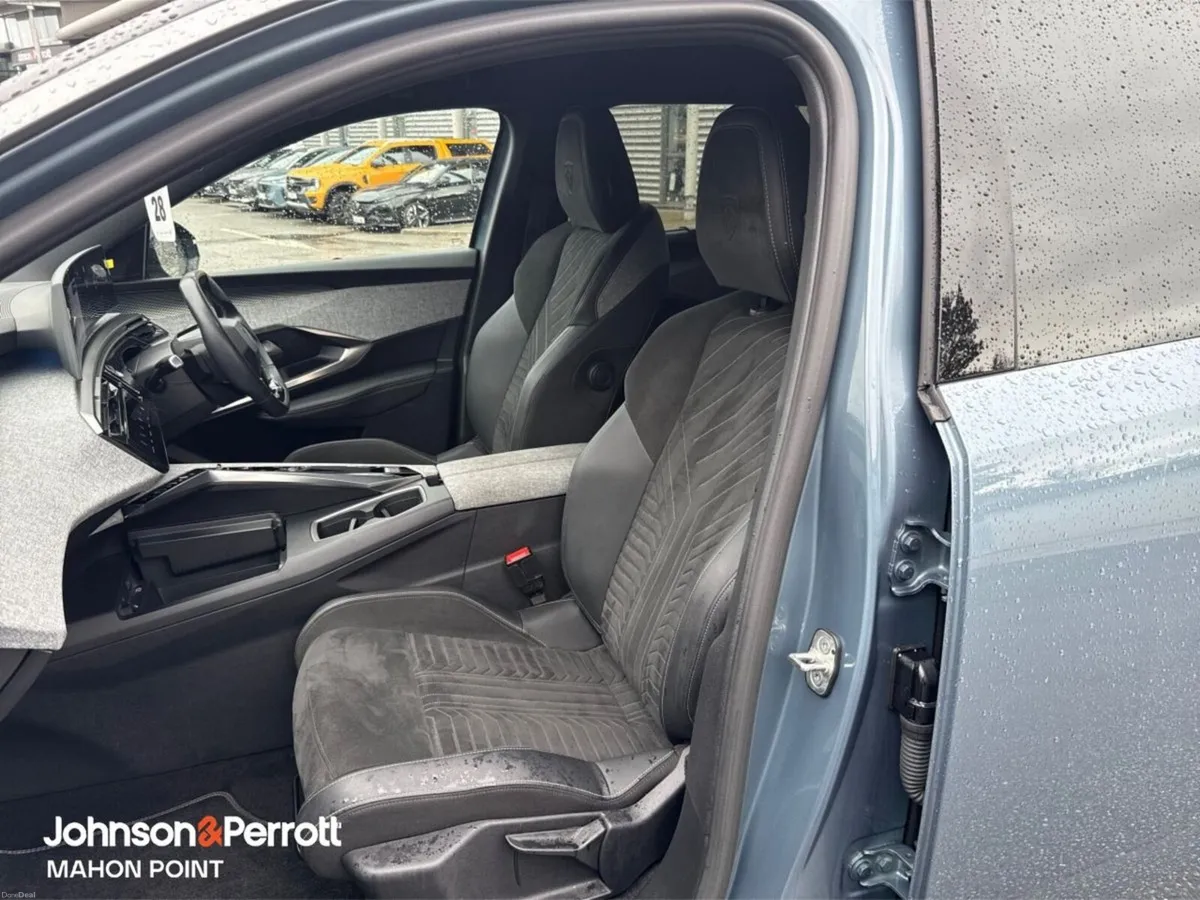 Peugeot 5008 BEV 73kwh 210hp GT - Image 3