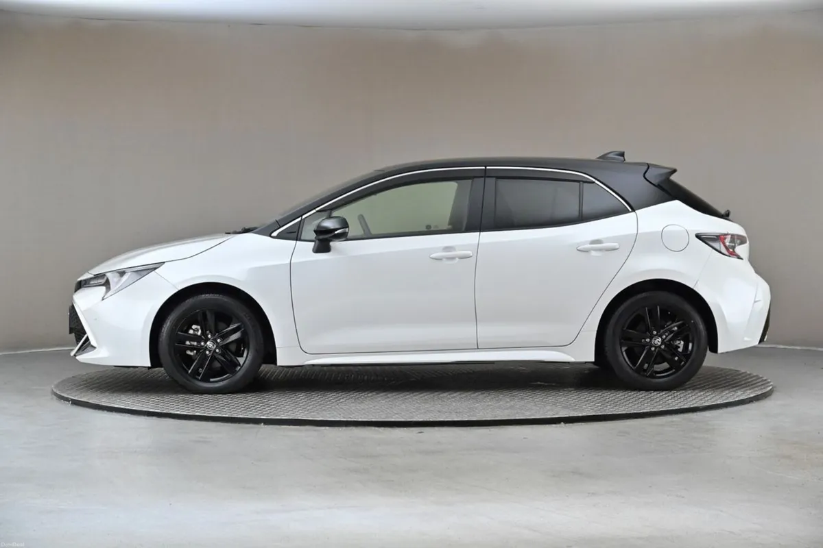 Toyota Corolla 1.8 HYBRID SPORT **BI-TONE ROOF**HA - Image 5