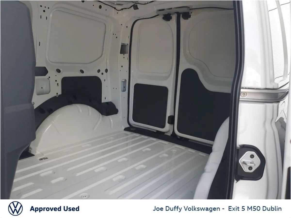 Volkswagen Caddy LIFE 2.0 TDI 102HP M6F MANUAL New - Image 6