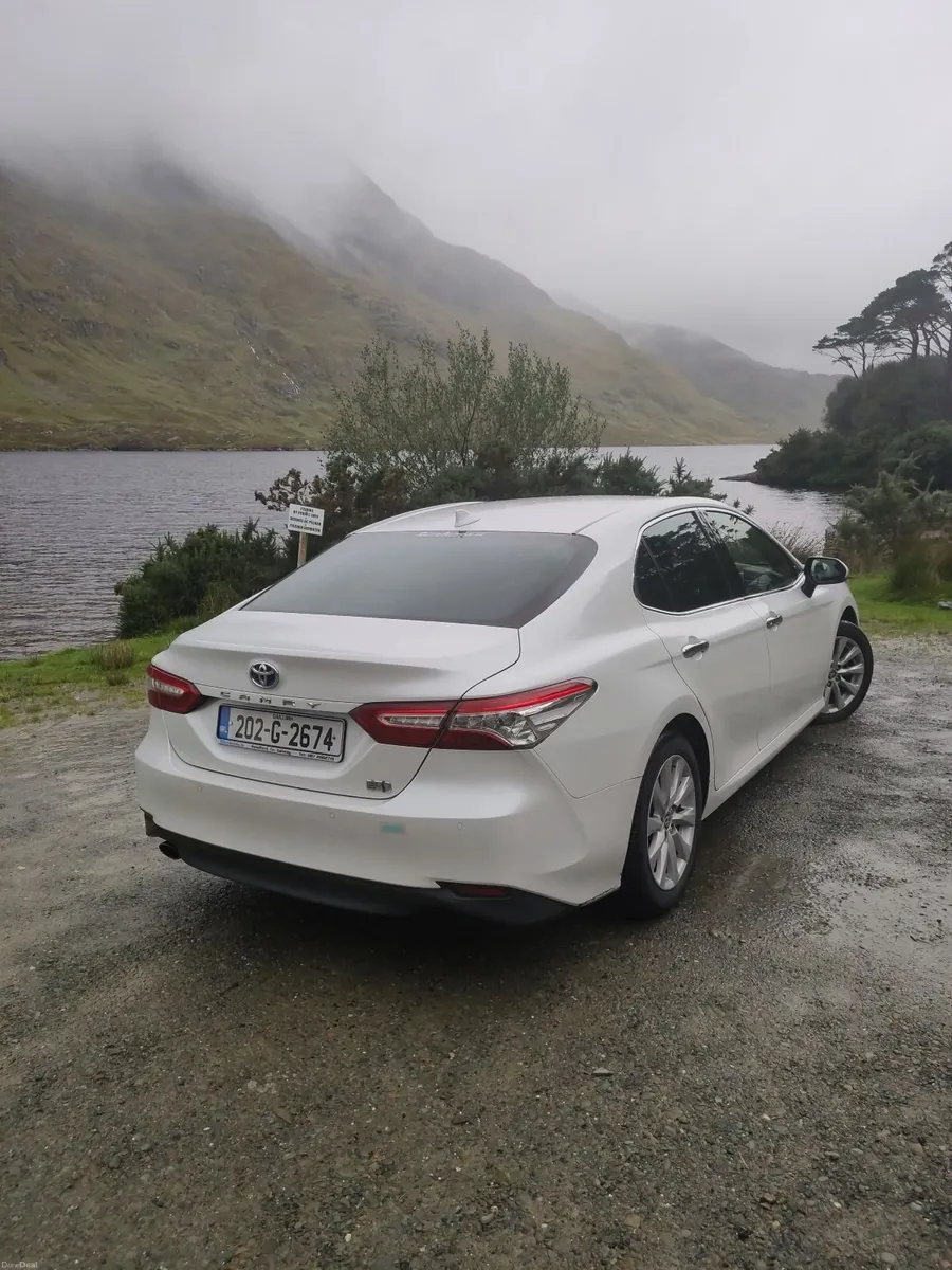 Toyota Camry 2.5 HYBRID / AUTOMATIC / 2020 - Image 4