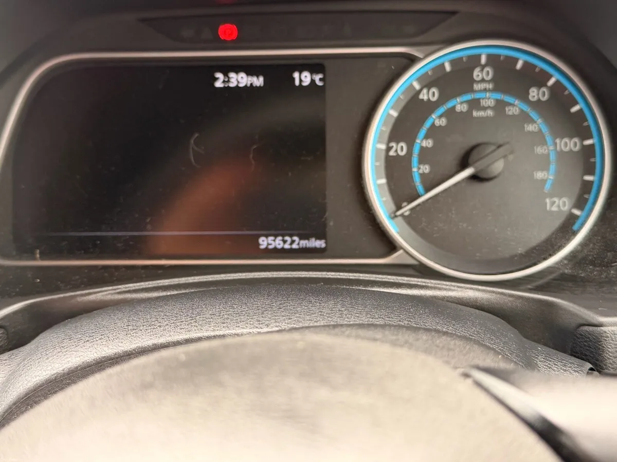 Nissan leaf - Image 4