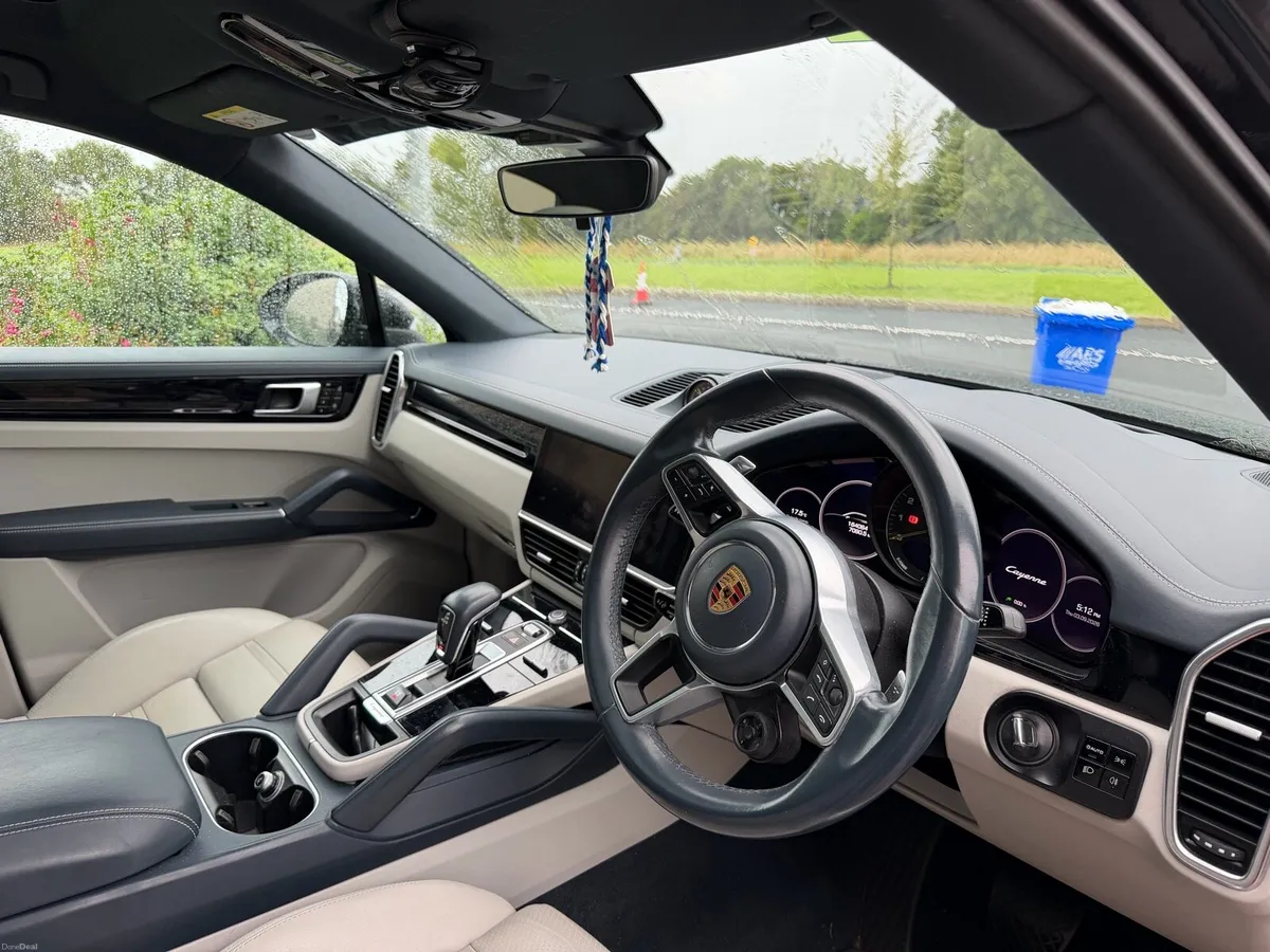 Porsche Cayenne 2021 - Image 2