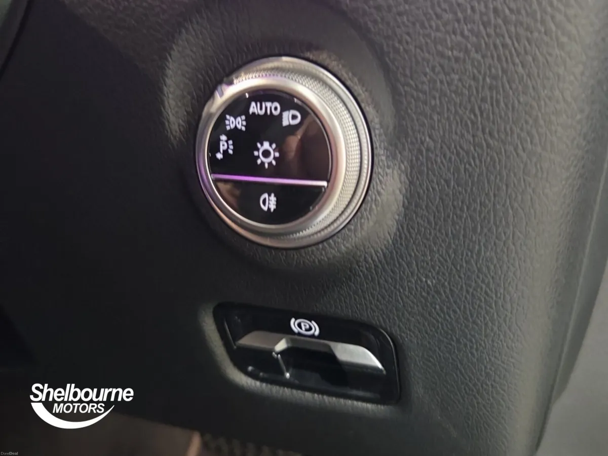 Mercedes-Benz C Class C220d AMG Line Premium 4dr 9 - Image 5