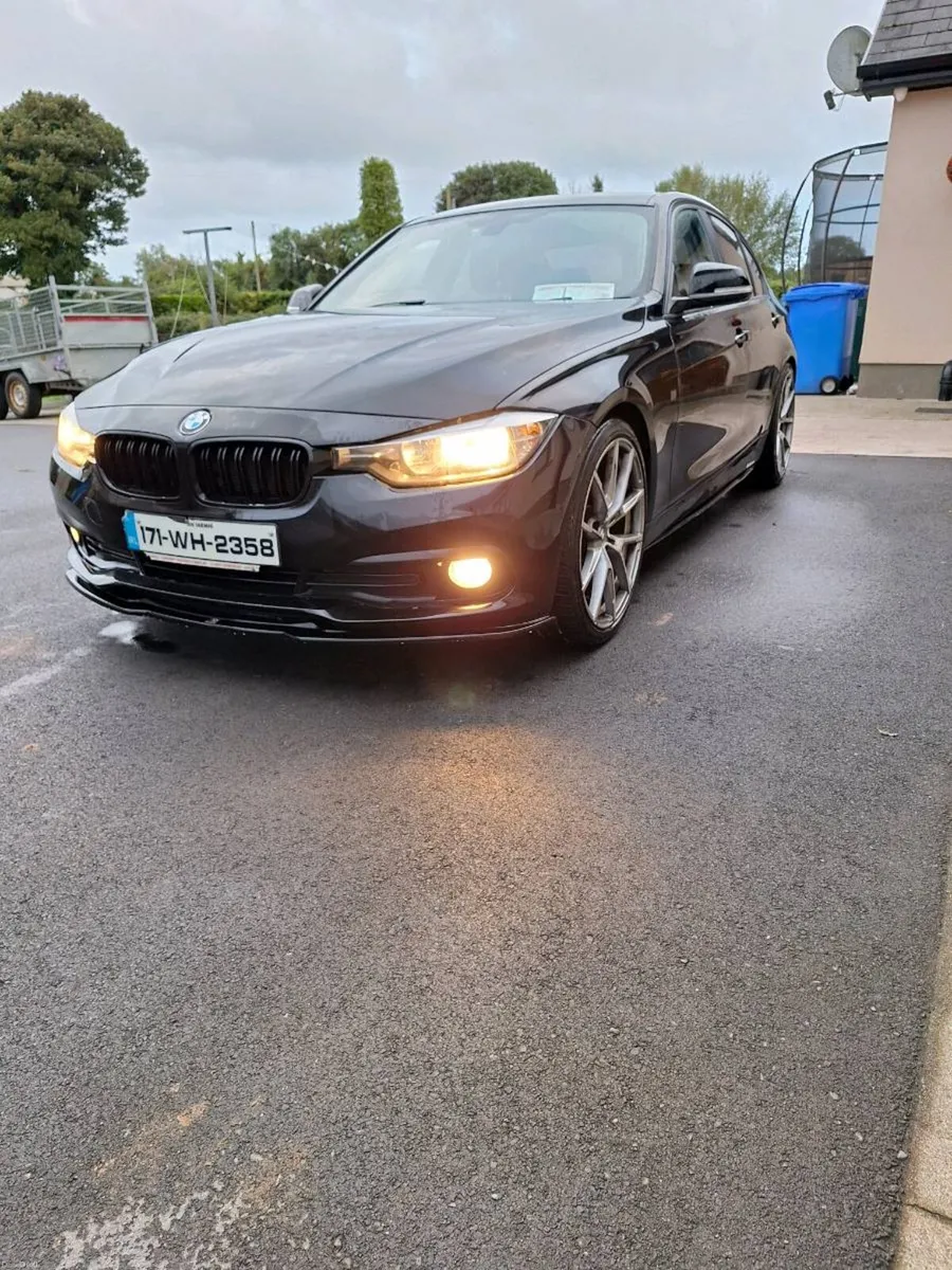 2017  BMW 3 series - Image 4