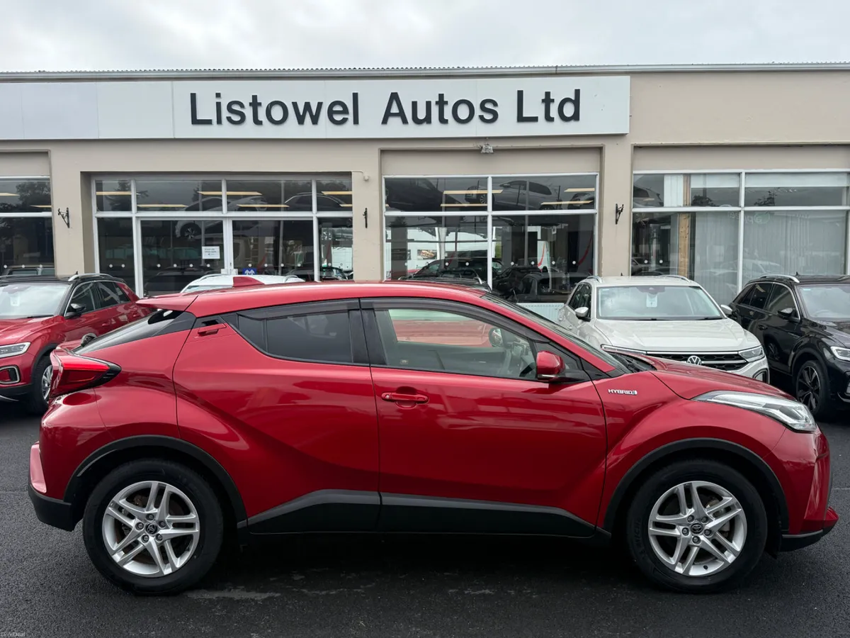 201 TOYOTA CHR 1.8 PETROL HYBRID AUTOMATIC 98BHP - Image 1