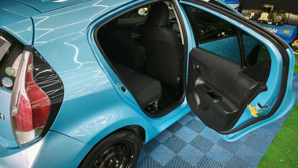 Car - Image 3