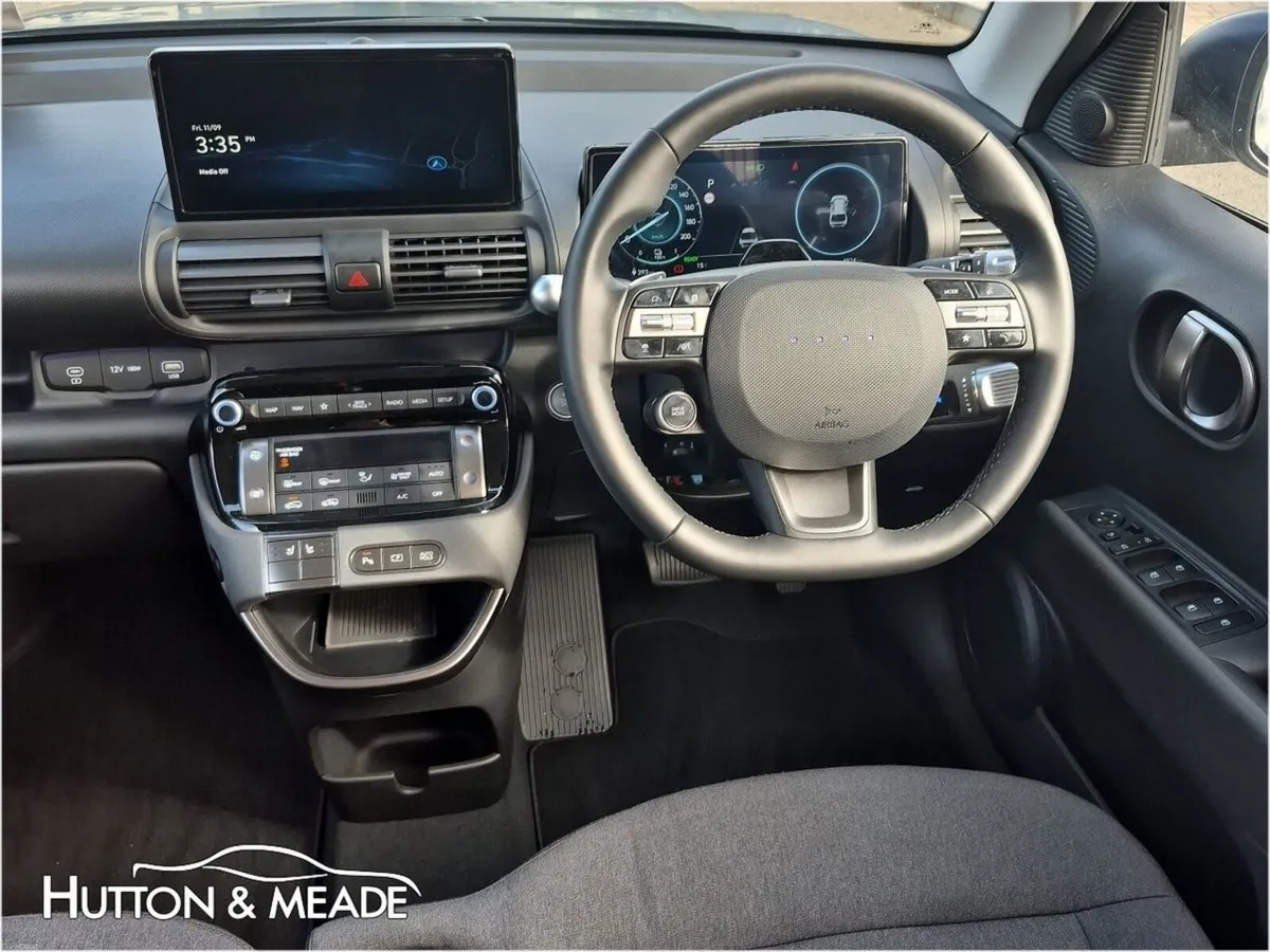 Hyundai INSTER Elegance 49kw Range 360kms - Image 3