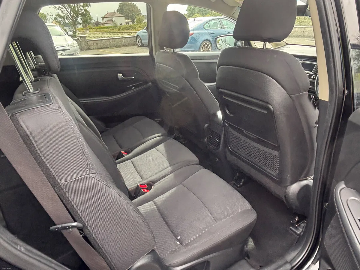 Kia Carens 2015 SEVEN SEATER - Image 6