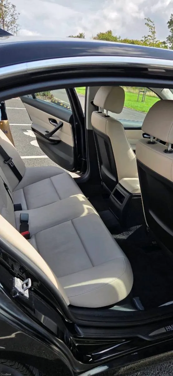 3 Series  BMW - Image 4