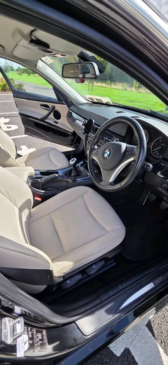 3 Series  BMW - Image 6