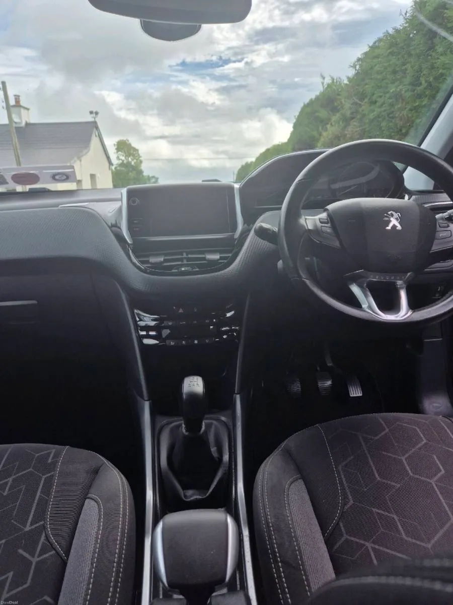 2016 Peugeot 2008 - Image 5
