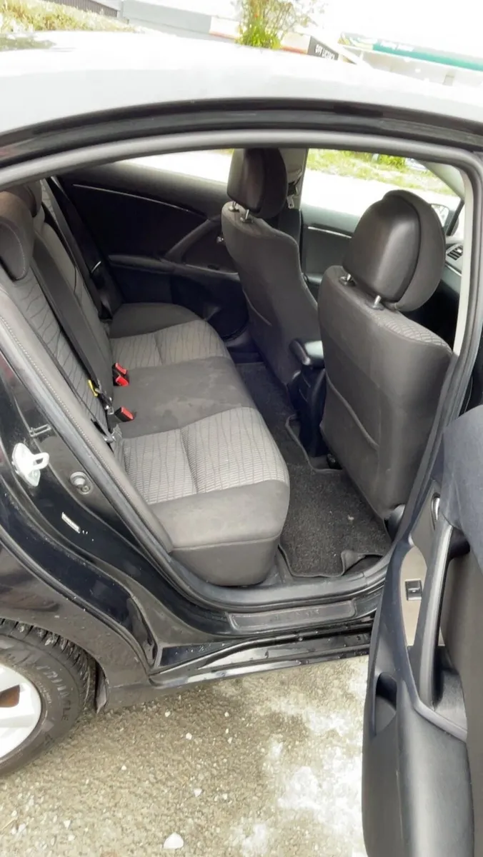 2010 Toyota Avensis Low kms - Image 5