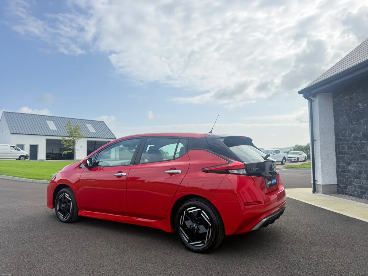 222 Nissan Leaf 40KWH - Image 5