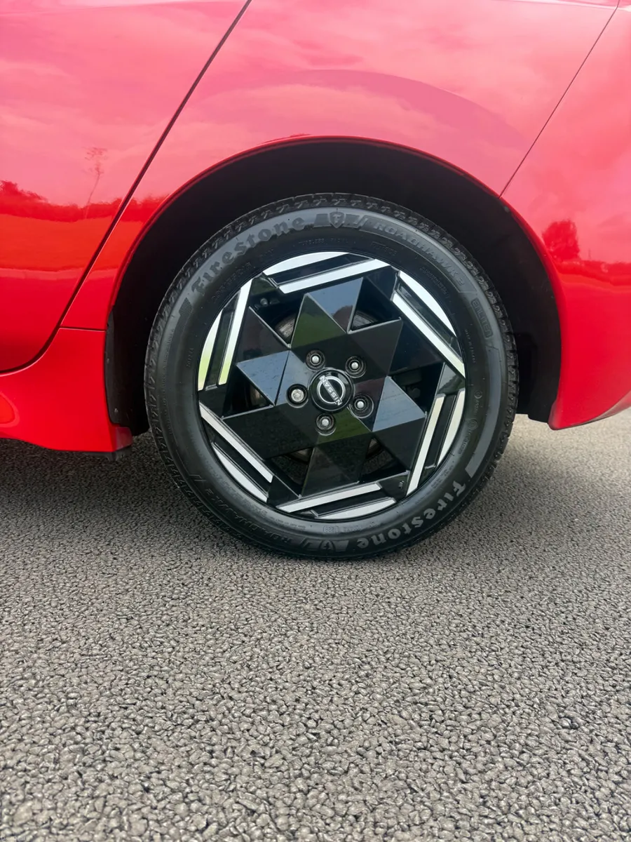 222 Nissan Leaf 40KWH - Image 3