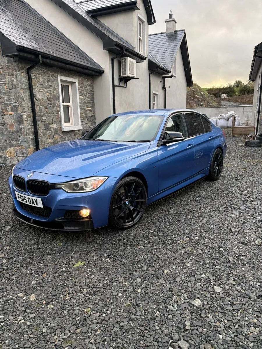 BMW 330d - Image 1