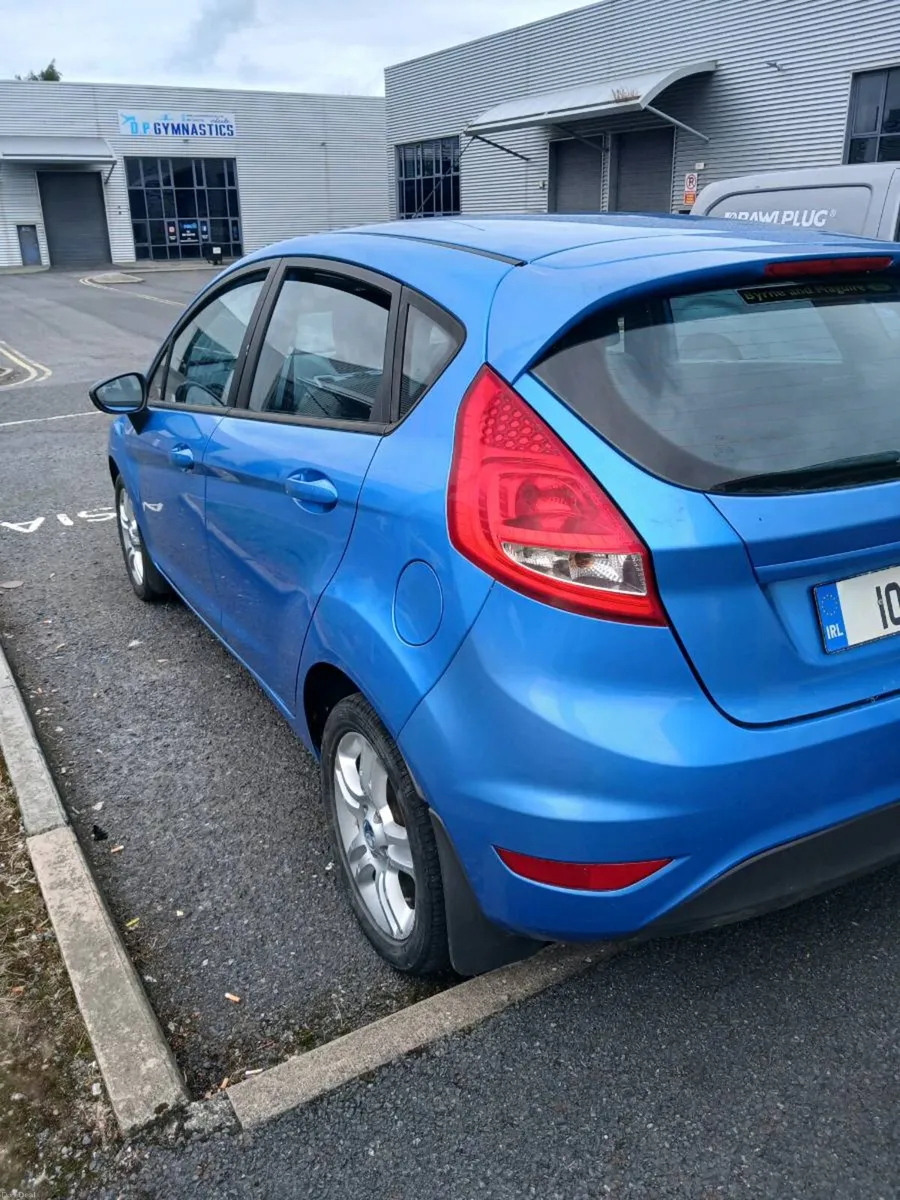 2010 ford fiesta - Image 4