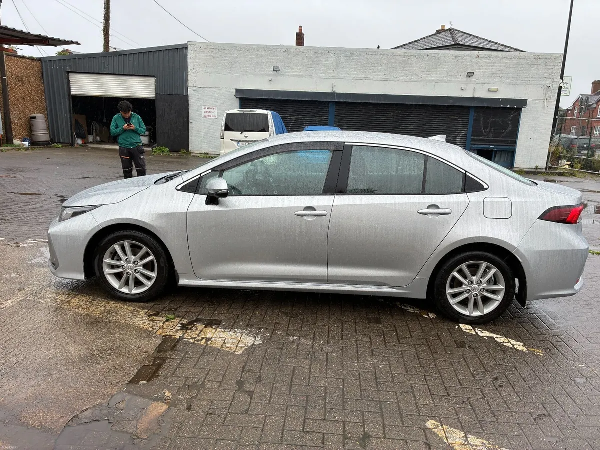 Toyota Corolla 2022 1.8Petrol Hybrid AUTO - Image 2