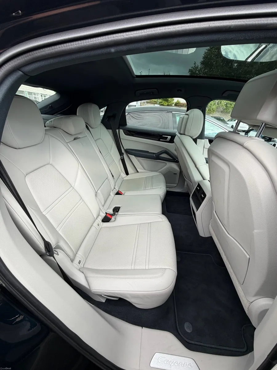 Porsche Cayenne 2021 - Image 5