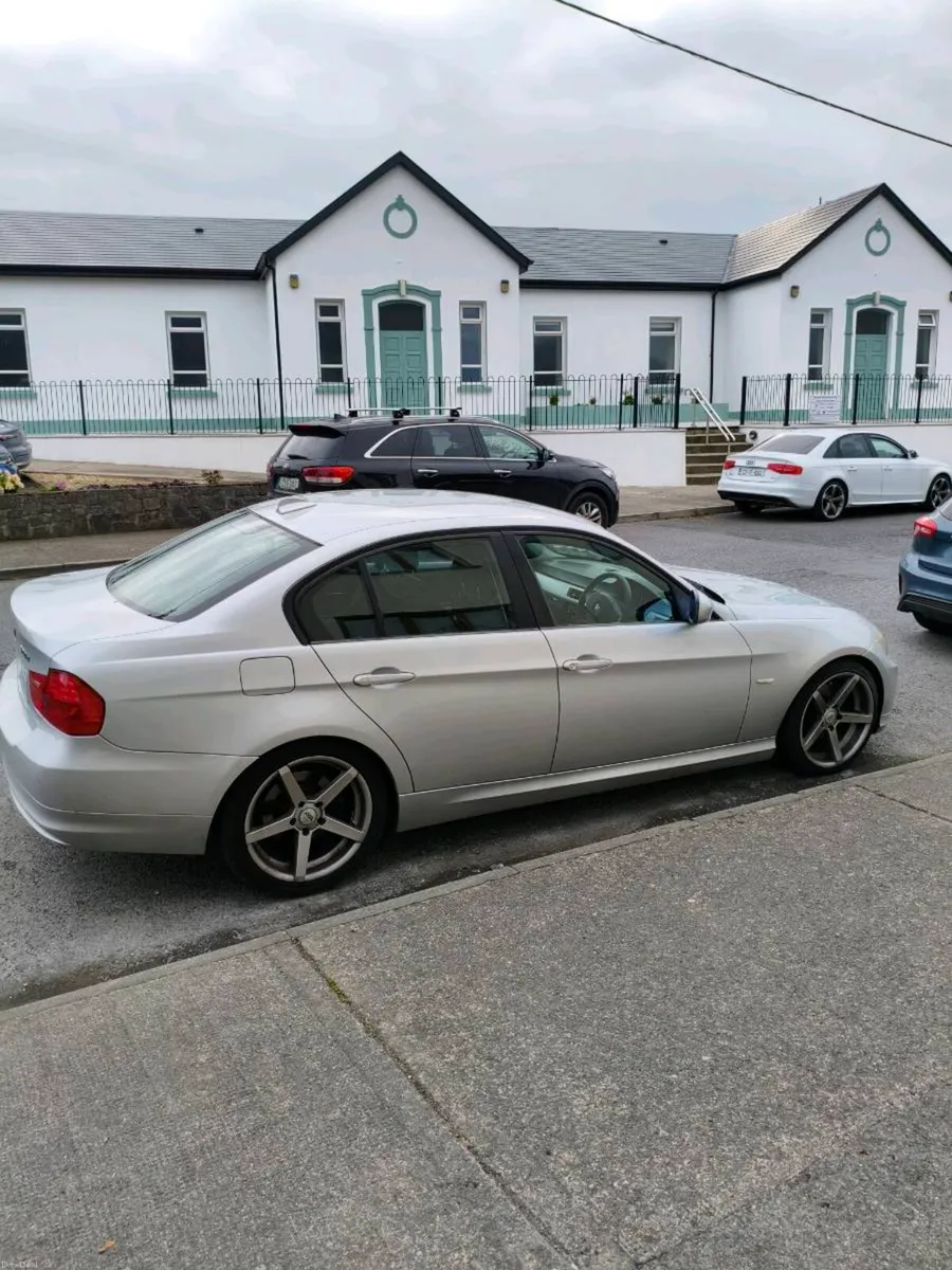 Bmw 320 - Image 1