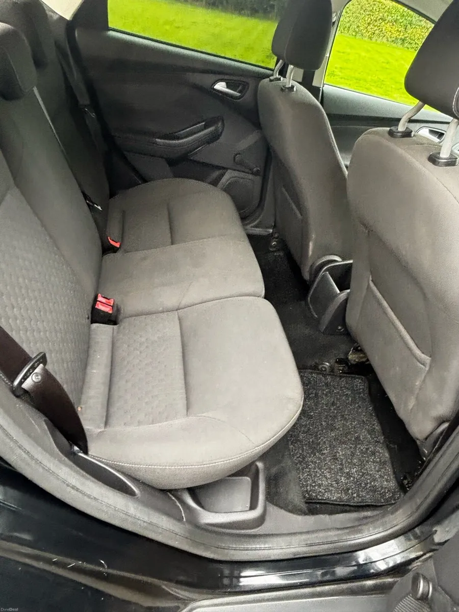 Ford Focus - Image 6