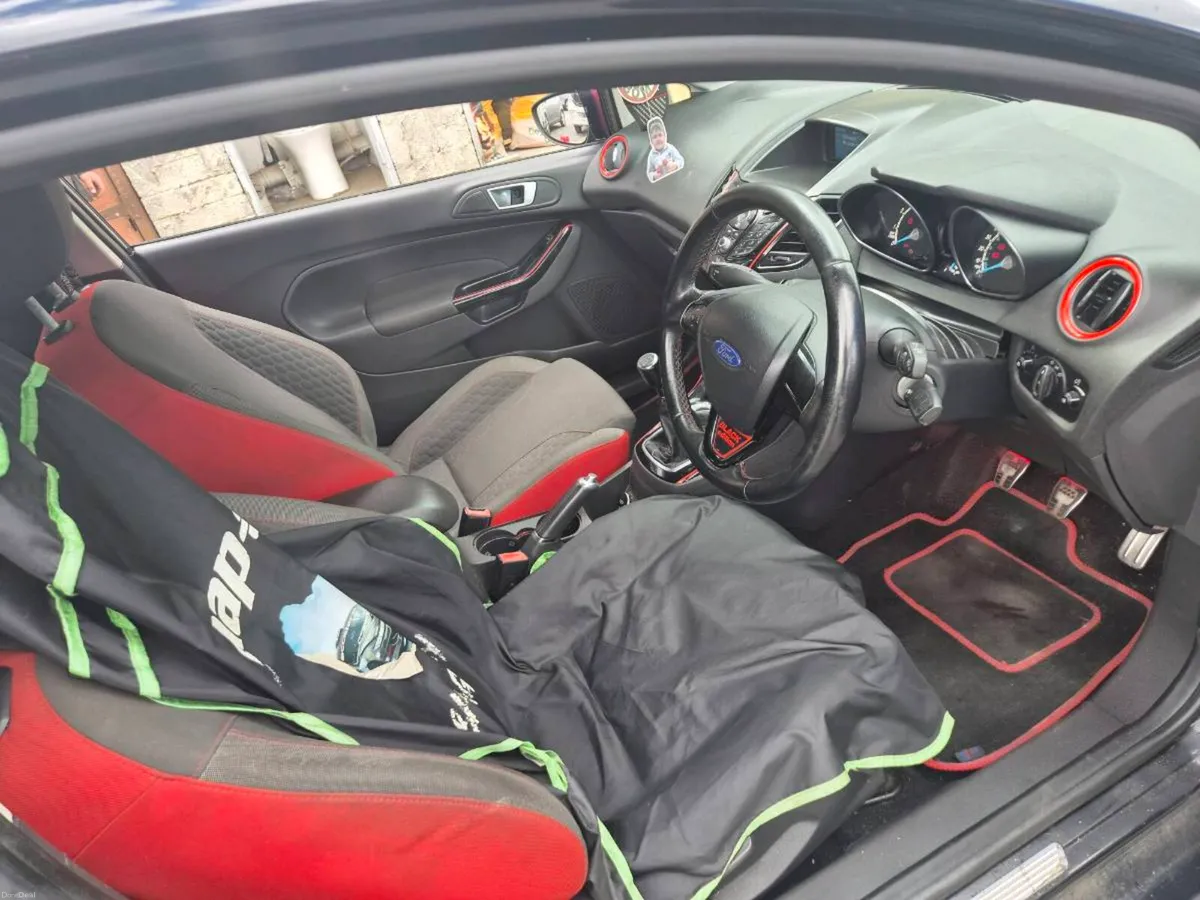 Ford fiesta black edition - Image 5
