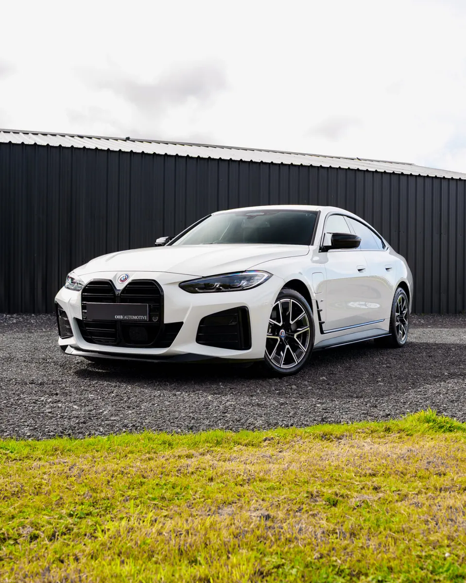BMW i4 edrive 35 - Image 1