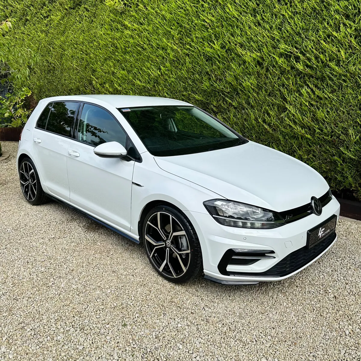 2019 VOLKSWAGEN GOLF R-LINE DSG - Image 1